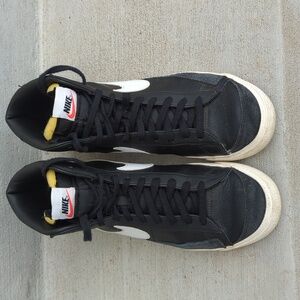 Nike Blazer Mid '77 Black Tennis Shoes #BQ68006-002